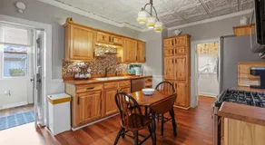Charming Victorian Home - 2 minutes to downtown - Image 5
