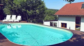 Luxus-Familienvilla mit privatem Pool und XXL Whirlpool, Kamin, Grill & Blick in die Weinberge - Image 2