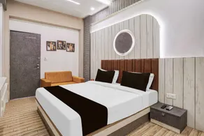 Hotel O by OYO Max - Image 2
