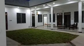 B D House - Image 2