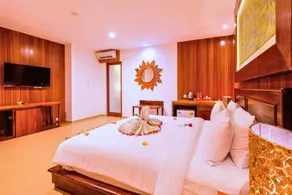 Stunning 1 BR King Room with Pool View AN122A - Image 4