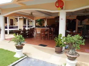 Sunrise Beach Villa - Image 4