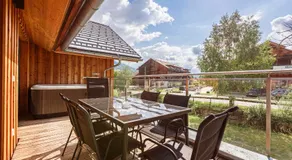 Chalet con jardín y terraza - Image 3