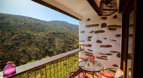 Cozy Chalet in Laroya + Pool - Image 4