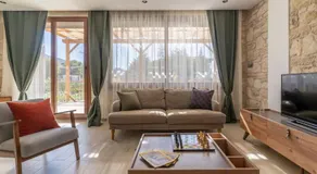 Luxurious Villa with Pool and Great Garden - Image 2