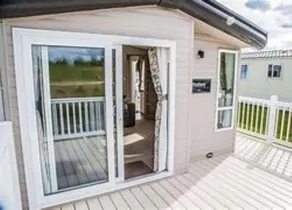 Roxbury 5 Star 6 berth Luxury Caravan - Image 4