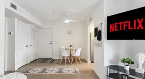 Stylish 1BR with KING Bed, Pool, Jacuzzi & Gym, Free Parking, Near UCSD - Image 3