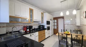 Chic-Top Amenity &Located in the center - 2 Bedrooms Apartment - Image 3