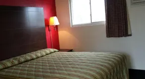 Hallmark Motel - Image 2