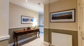 City Apartment - Image 4