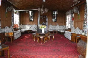 Houseboat Sweet Star - Image 4
