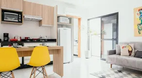 Apartamentos modernos e aconchegantes no centro. - Image 2