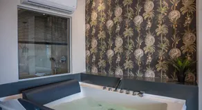 HOM54 Luxury Suites - Image 3