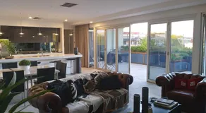 Luxury 2br CBD View Apartment with huge Balcony - Image 3