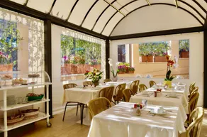 Sourire Hotel - Image 4