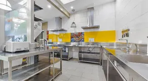 London Gate Backpackers Hostel - Image 4
