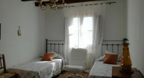 Los Canarios - Image 2