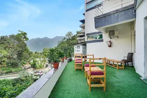 Super Townhouse Tapovan - Image 2