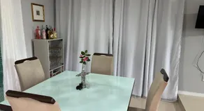 Suíte Conforto com AR, TV e sacada em Florianópolis - Image 3