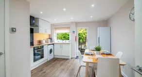 Stylish Stirling home with stunning views - Image 4