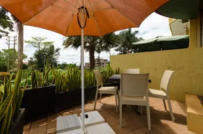 Hillside Plaza Hotel - Image 5