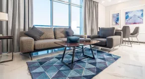 S Plaza Suites Hotel - Image 2