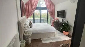 4 Bayswater - Image 2