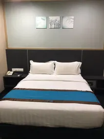 Nine Days Hotel - Image 2