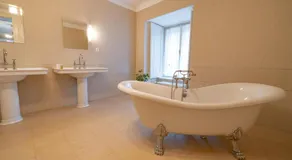 Hotel Zámok Topoľčianky - Image 2