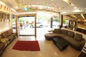 Royal Hotel - Image 5