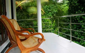 HIDE AWAY FROM BUSTLING CITY BY THE BANK OF RIVER - Image 5