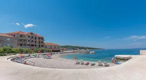 Lemon Tree Garden Apartment -Spacious Private Courtyard & City Center - Image 2