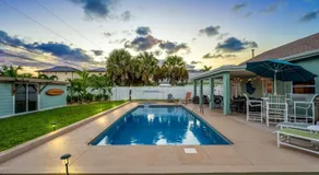TIKI BLUE TWO-Fun For Big Groups-Walk to Beach, Hot Tub, Heated Pool - Image 3