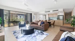 Waterfront Palms Suite 3 Bed, Central Location - Image 3