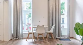 Lovely 1BR & 1LR Ground Floor Gem 15 min to City Center via U3 - Image 4