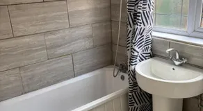 4 Bedroom House on the doorstep of Teeside Uni - Image 2