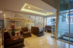 Raffleshom Hotel - Image 2