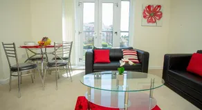 Lake View Apartment - Image 3