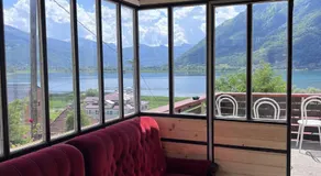 Bear Hug Lodge - Image 3