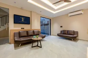 The Embassy Inn - Near Indoor Stadium & Sector 11 - Image 5