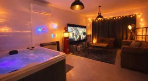 Jacuzzi et cinéma privatif P1 - Image 4