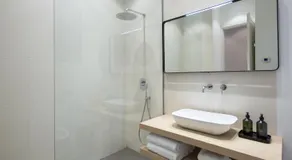 Boutique Apartment - Image 4