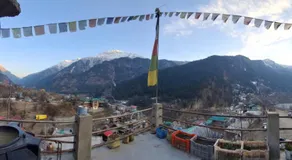 The Sangla Chalet Homestay - Image 3