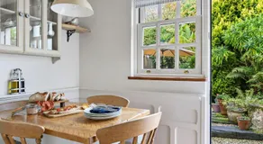 Beryas Cottage - Fireplace - Free Parking & WiFi - Pet Allowed - Image 4