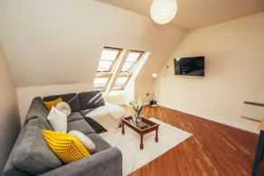 Penthouse 2 Bed Apartment in Derby with Gated Parking - Image 2