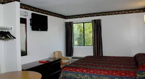 Home Style Inn - Image 2
