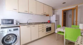 Apartamento en complejo residencial, con piscina. - Image 2