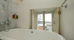 The Three Sisters Hotel - Image 5