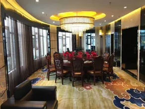 Peak International Hotel - Image 4