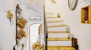Chambre atypique dans café healthy - Image 3